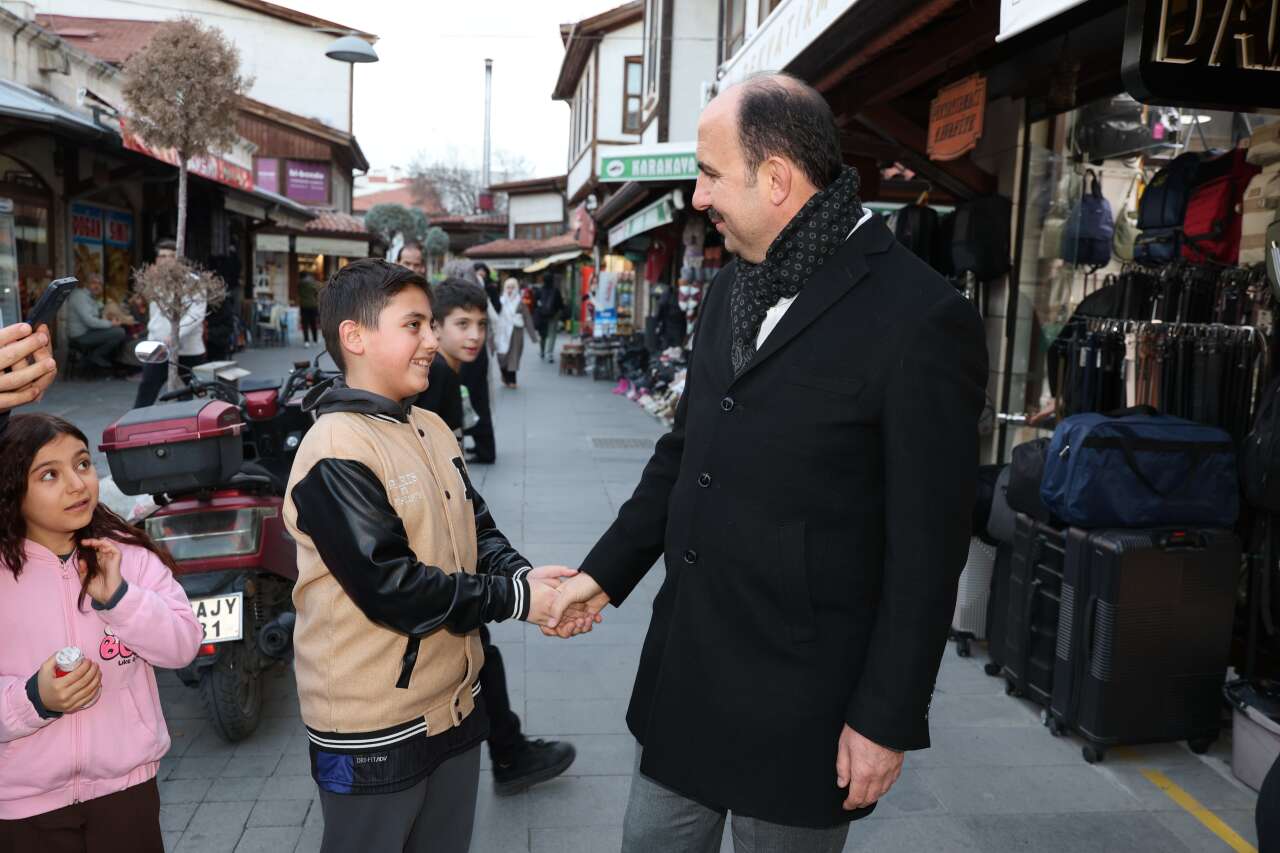 Başkan Altay, Konya sokaklarında halkın arasına karıştı 10